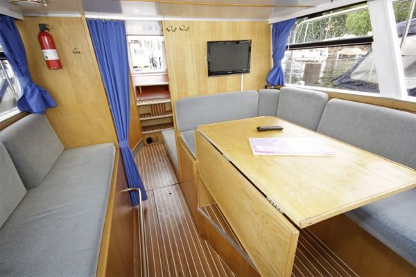Silent 94 – Bis 3 Personen – führerscheinfrei 5 hausboot silent 94 innen tv b698e6958c